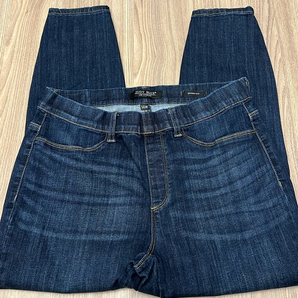 Judy Blue Skinny Fit Pull On Elastic Waist Blue Jeans Size 14W - Picture 2 of 7